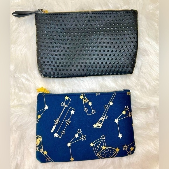 ✨Bundle of 2 Make Up Bags - Picture 1 of 4